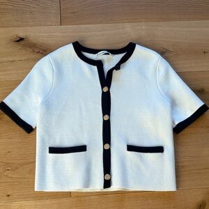 Abercrombie & Fitch White and Black Button Down Sweater